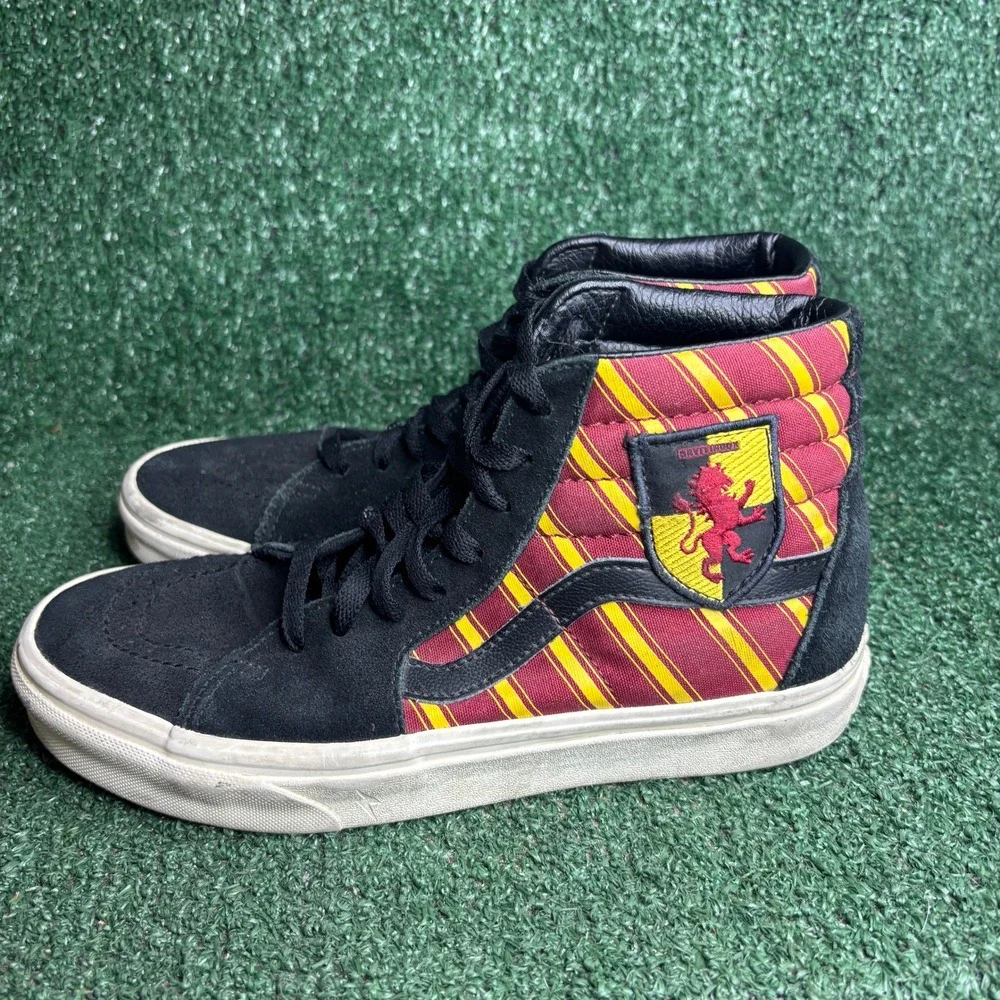 Vans Sk8-Hi Harry Potter Gryffindor Stripe Suede Sneaker Black Maroon Womens 8.0